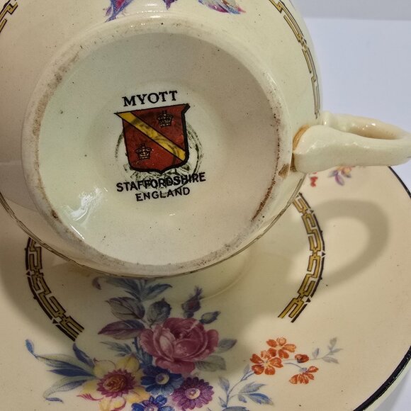 Myott Staffordshire - Vintage Floral Tea Cup & Saucer Set - Picture 5 of 7